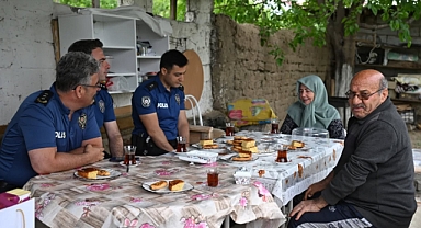 Iğdır Emniyeti’nden Şehit Aileleri ve Gaziye Bayram Ziyareti