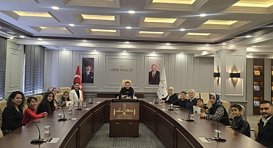 Zeka ve Azmin Buluştuğu Başarı: Şampiyon Öğrenciler Valilikte