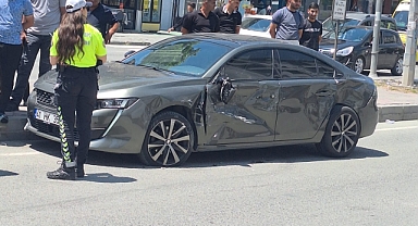 Dörtyol Kavşağı'nda Korku Dolu Anlar: Otomobil Beton Mikserinin Altında Sürüklendi