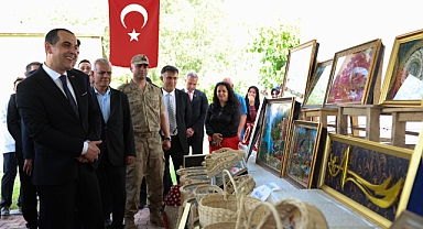 EMEK VE SANAT YIL SONU SERGİSİNDE BULUŞTU