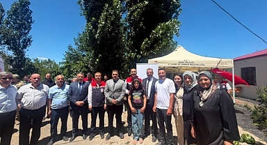 Iğdır'da Karpuz Hasadı Bereketi! Protokol Üreticilerle Tarlada Buluştu