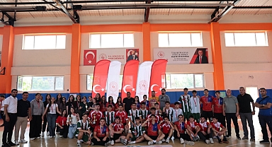 Okul Sporları Futsal Heyecanı Sona Erdi: Şampiyonlar Belli Oldu