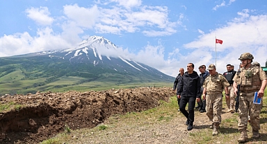 Vali Taşolar’dan Sınır Hattındaki Kahramanlara Moral Ziyareti