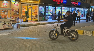     Vali Yolu’nda Kontrolsüz Akülü Bisikletler Endişe Yaratıyor