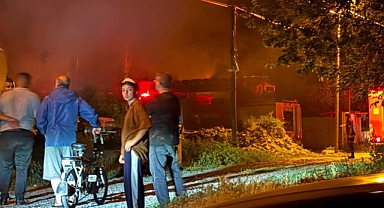 Alevler Kışla Mahallesi'ni Sardı! Ev Küle Döndü