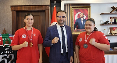 Iğdırlı Boksörlerden Türkiye Şampiyonası'nda Çifte Başarı
