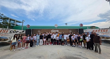 Vali Taşolar'dan Kayısı Cup Tenis Turnuvasına Ziyaret